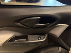 Chevrolet Onix 1.0 Lt 2016/2017 SIM VEÍCULOS PORTO ALEGRE / Carros no Vale