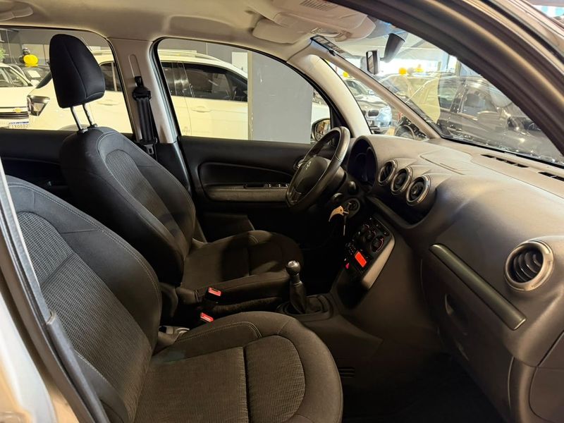 Citroen C3 Picasso Glx15 2013/2014 SIM VEÍCULOS PORTO ALEGRE / Carros no Vale Citroen C3 Picasso Glx15 2013/2014 SIM VEÍCULOS PORTO ALEGRE / Carros no Vale