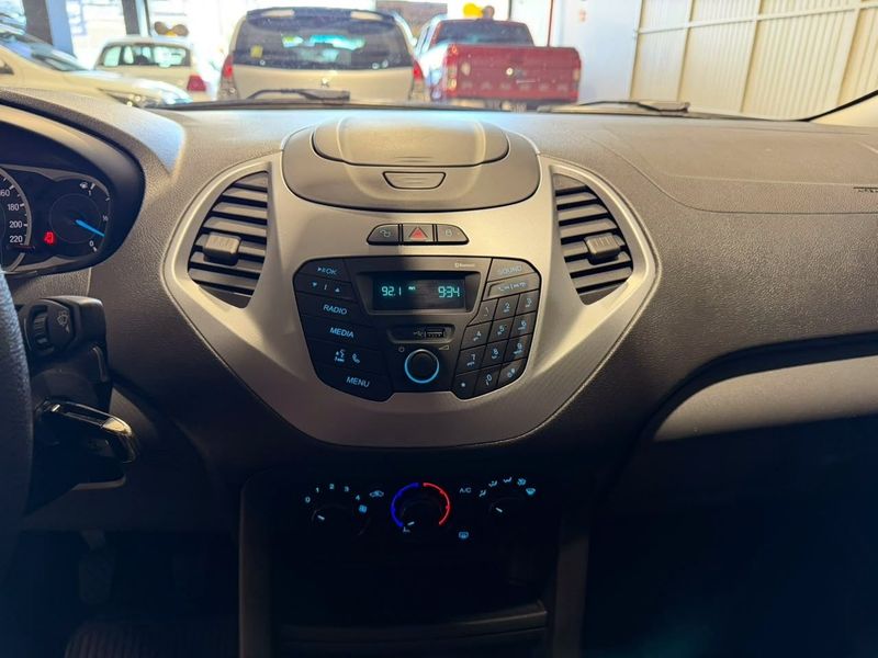 Ford Ka 1.0 Se 12v 2016/2017 SIM VEÍCULOS PORTO ALEGRE / Carros no Vale Ford Ka 1.0 Se 12v 2016/2017 SIM VEÍCULOS PORTO ALEGRE / Carros no Vale