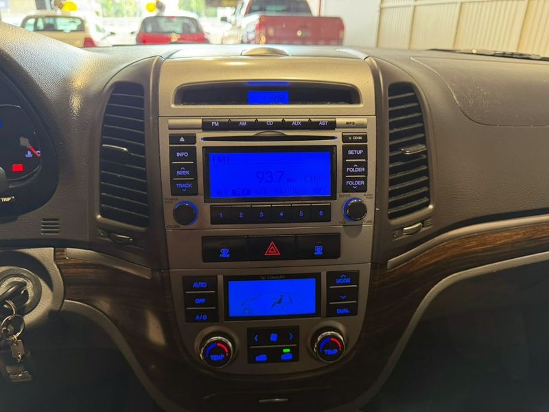 Hyundai Santa Fe 3.5 2010/2011 SIM VEÍCULOS PORTO ALEGRE / Carros no Vale Hyundai Santa Fe 3.5 2010/2011 SIM VEÍCULOS PORTO ALEGRE / Carros no Vale