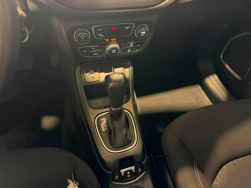 Jeep Compass 2.0 16v Sport 2017/2018 SIM VEÍCULOS PORTO ALEGRE / Carros no Vale