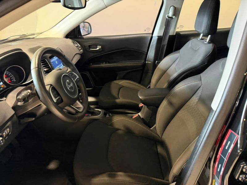 Jeep Compass 2.0 16v Sport 2017/2018 SIM VEÍCULOS PORTO ALEGRE / Carros no Vale