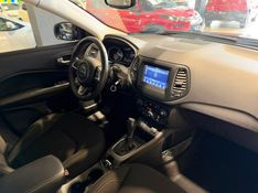 Jeep Compass 2.0 16v Sport 2017/2018 SIM VEÍCULOS PORTO ALEGRE / Carros no Vale