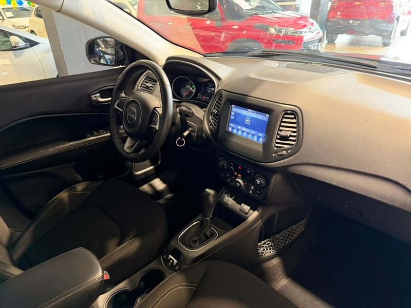 Jeep Compass 2.0 16v Sport 2017/2018 SIM VEÍCULOS PORTO ALEGRE / Carros no Vale