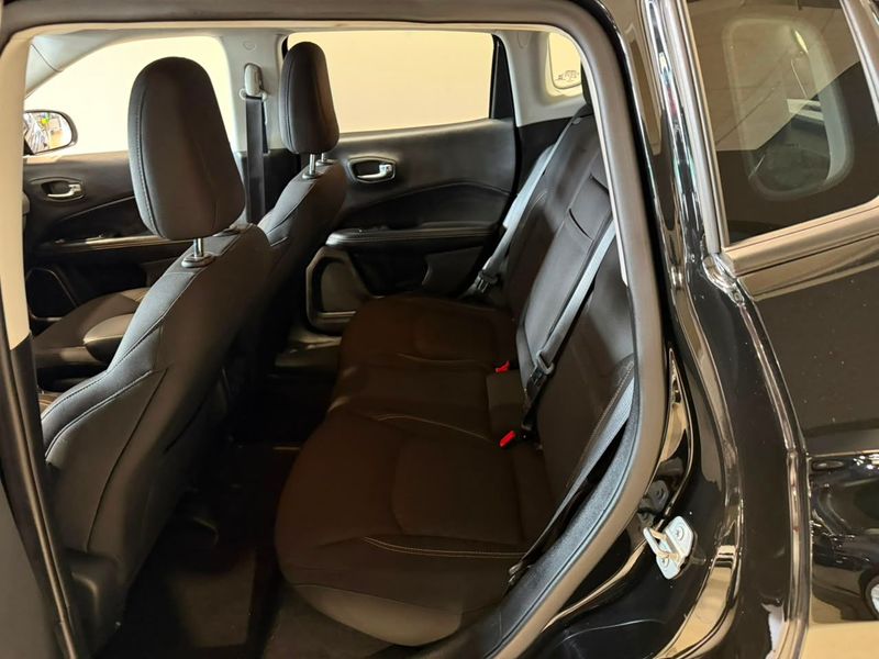 Jeep Compass 2.0 16v Sport 2017/2018 SIM VEÍCULOS PORTO ALEGRE / Carros no Vale