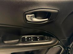 Jeep Compass 2.0 16v Sport 2017/2018 SIM VEÍCULOS PORTO ALEGRE / Carros no Vale