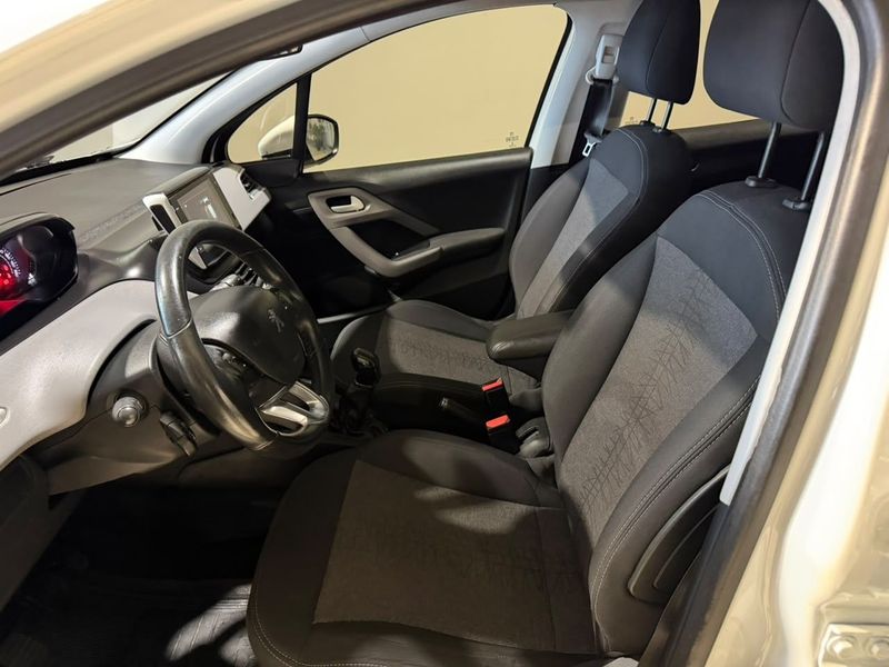 Peugeot 208 1.2 Allure 12v 2018/2018 SIM VEÍCULOS PORTO ALEGRE / Carros no Vale Peugeot 208 1.2 Allure 12v 2018/2018 SIM VEÍCULOS PORTO ALEGRE / Carros no Vale