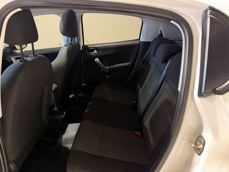 Peugeot 208 1.2 Allure 12v 2018/2018 SIM VEÍCULOS PORTO ALEGRE / Carros no Vale Peugeot 208 1.2 Allure 12v 2018/2018 SIM VEÍCULOS PORTO ALEGRE / Carros no Vale