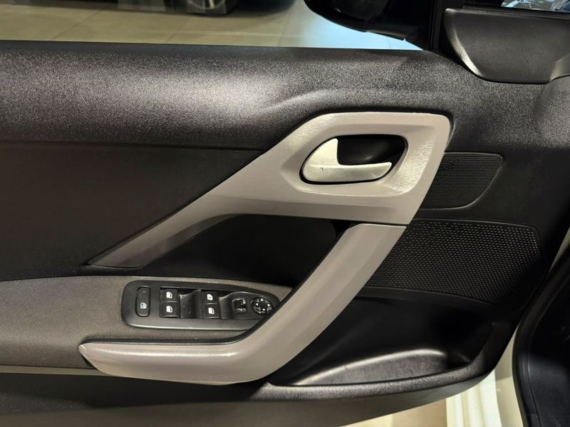 Peugeot 208 1.2 Allure 12v 2018/2018 SIM VEÍCULOS PORTO ALEGRE / Carros no Vale Peugeot 208 1.2 Allure 12v 2018/2018 SIM VEÍCULOS PORTO ALEGRE / Carros no Vale