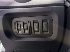 Renault Captur Zen 1.6 16v Mec 2017/2018 SIM VEÍCULOS PORTO ALEGRE / Carros no Vale