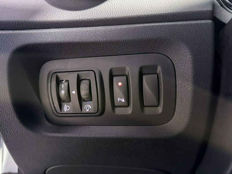 Renault Captur Zen 1.6 16v Mec 2017/2018 SIM VEÍCULOS PORTO ALEGRE / Carros no Vale Renault Captur Zen 1.6 16v Mec 2017/2018 SIM VEÍCULOS PORTO ALEGRE / Carros no Vale