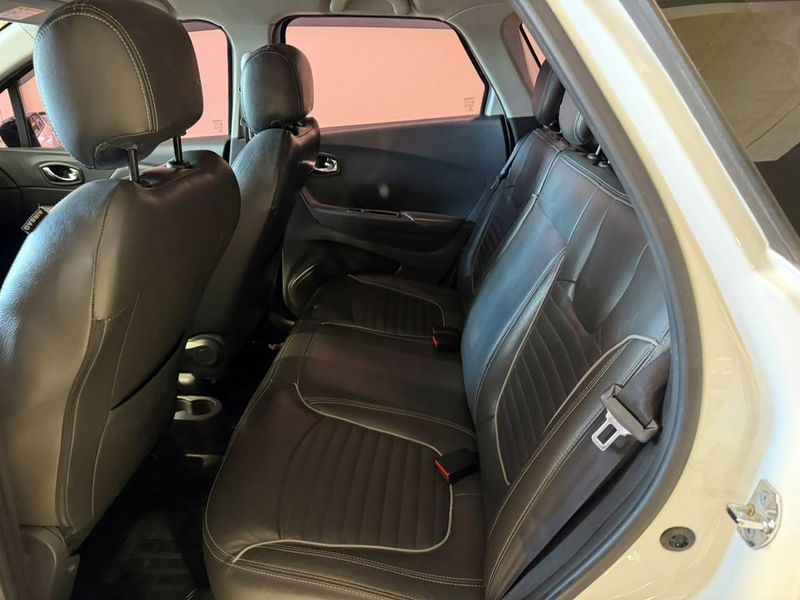 Renault Captur Zen 1.6 16v Mec 2017/2018 SIM VEÍCULOS PORTO ALEGRE / Carros no Vale Renault Captur Zen 1.6 16v Mec 2017/2018 SIM VEÍCULOS PORTO ALEGRE / Carros no Vale