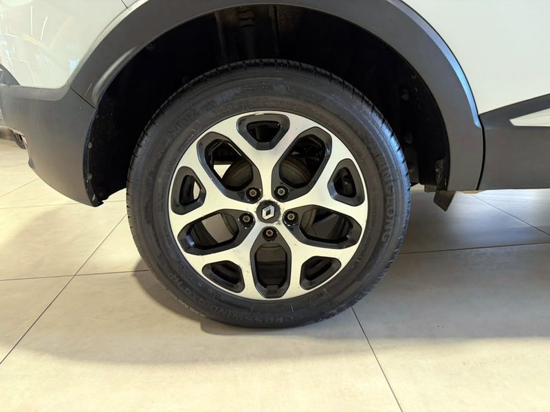Renault Captur Zen 1.6 16v Mec 2017/2018 SIM VEÍCULOS PORTO ALEGRE / Carros no Vale Renault Captur Zen 1.6 16v Mec 2017/2018 SIM VEÍCULOS PORTO ALEGRE / Carros no Vale