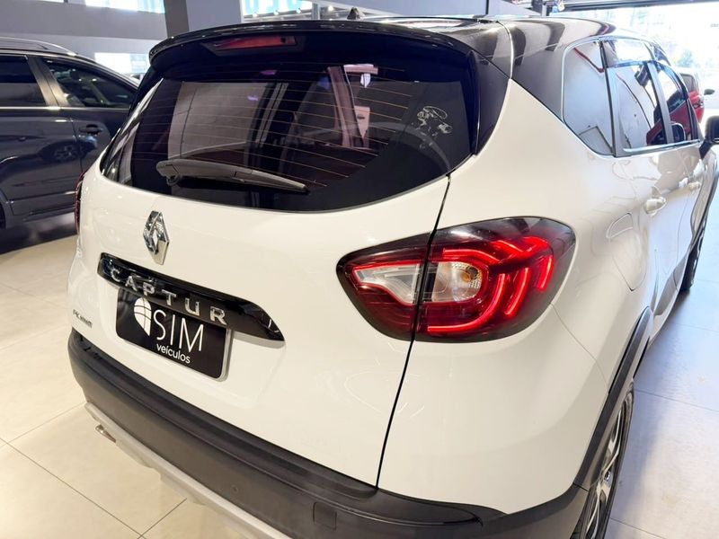 Renault Captur Zen 1.6 16v Mec 2017/2018 SIM VEÍCULOS PORTO ALEGRE / Carros no Vale Renault Captur Zen 1.6 16v Mec 2017/2018 SIM VEÍCULOS PORTO ALEGRE / Carros no Vale