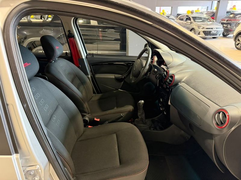 Renault Sandero Gt Line 1.6 16v 2012/2013 SIM VEÍCULOS PORTO ALEGRE / Carros no Vale