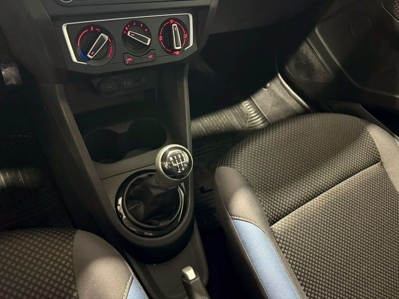 Volkswagen Gol Comfortline 1.6 T 8v 2017/2018 SIM VEÍCULOS PORTO ALEGRE / Carros no Vale Volkswagen Gol Comfortline 1.6 T 8v 2017/2018 SIM VEÍCULOS PORTO ALEGRE / Carros no Vale
