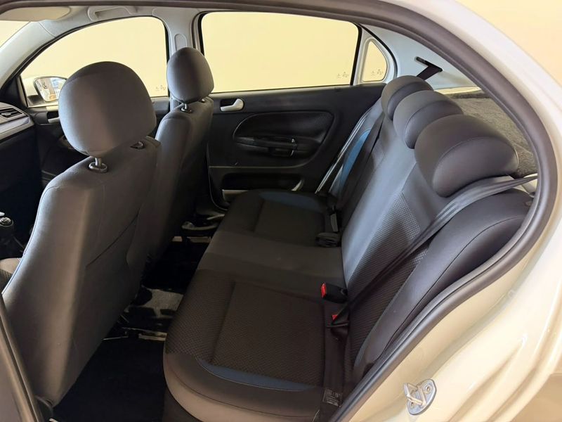 Volkswagen Gol Comfortline 1.6 T 8v 2017/2018 SIM VEÍCULOS PORTO ALEGRE / Carros no Vale Volkswagen Gol Comfortline 1.6 T 8v 2017/2018 SIM VEÍCULOS PORTO ALEGRE / Carros no Vale