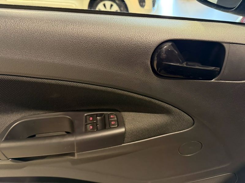 Volkswagen Gol Mpi 2022/2023 SIM VEÍCULOS PORTO ALEGRE / Carros no Vale Volkswagen Gol Mpi 2022/2023 SIM VEÍCULOS PORTO ALEGRE / Carros no Vale