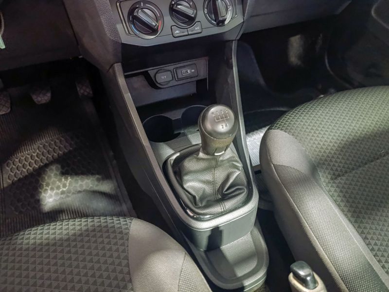 Volkswagen Saveiro 1.6 Cs Robust 8v 2022/2023 SIM VEÍCULOS PORTO ALEGRE / Carros no Vale