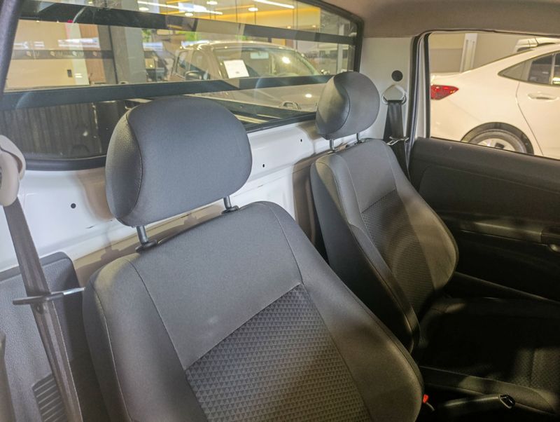 Volkswagen Saveiro 1.6 Cs Robust 8v 2022/2023 SIM VEÍCULOS PORTO ALEGRE / Carros no Vale
