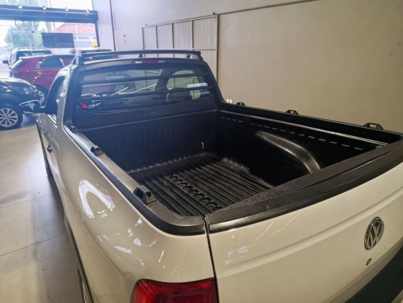 Volkswagen Saveiro 1.6 Cs Robust 8v 2022/2023 SIM VEÍCULOS PORTO ALEGRE / Carros no Vale