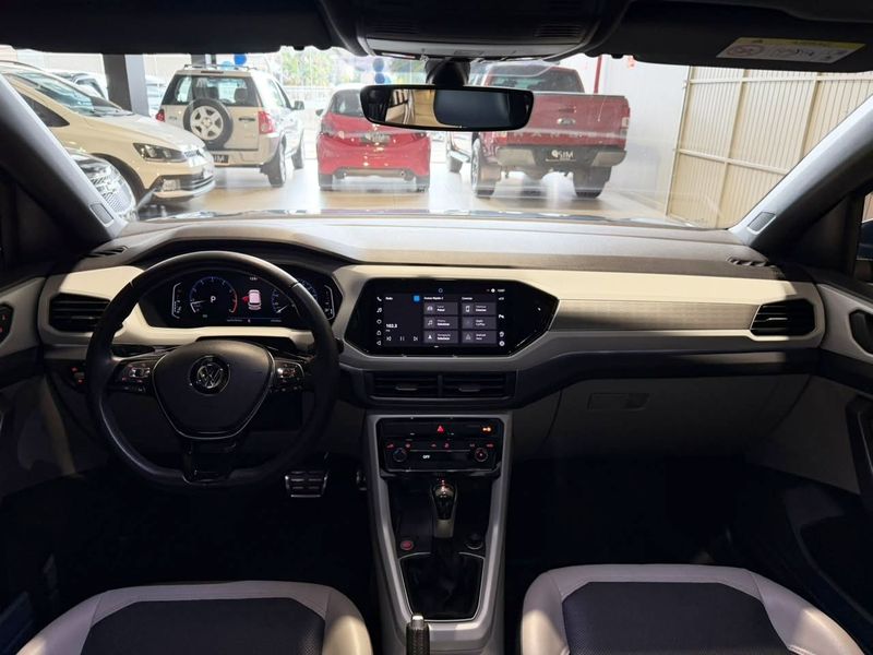 Volkswagen T-cross Highline 1.4 Tsi 16v 2021/2021 SIM VEÍCULOS PORTO ALEGRE / Carros no Vale Volkswagen T-cross Highline 1.4 Tsi 16v 2021/2021 SIM VEÍCULOS PORTO ALEGRE / Carros no Vale