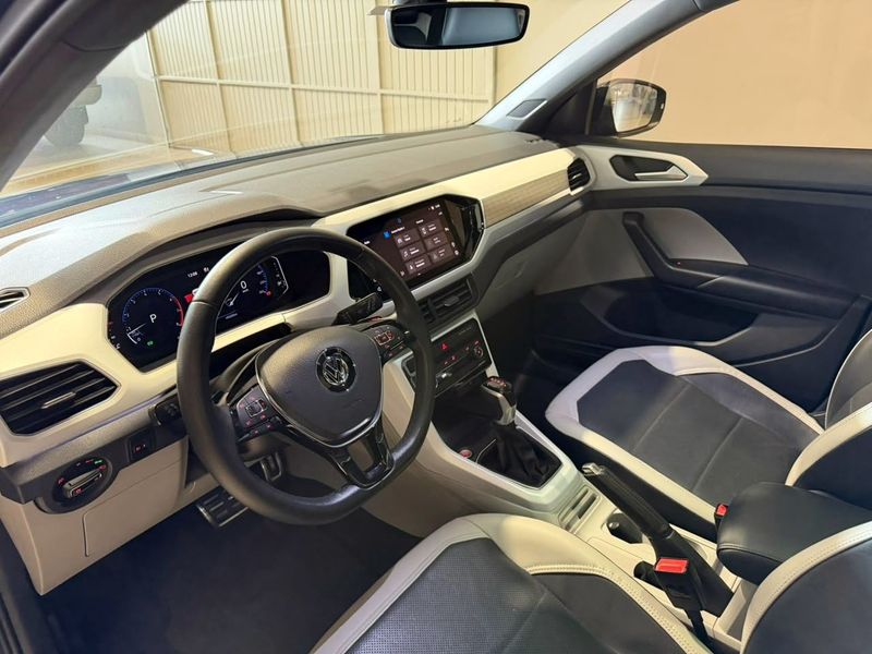 Volkswagen T-cross Highline 1.4 Tsi 16v 2021/2021 SIM VEÍCULOS PORTO ALEGRE / Carros no Vale Volkswagen T-cross Highline 1.4 Tsi 16v 2021/2021 SIM VEÍCULOS PORTO ALEGRE / Carros no Vale