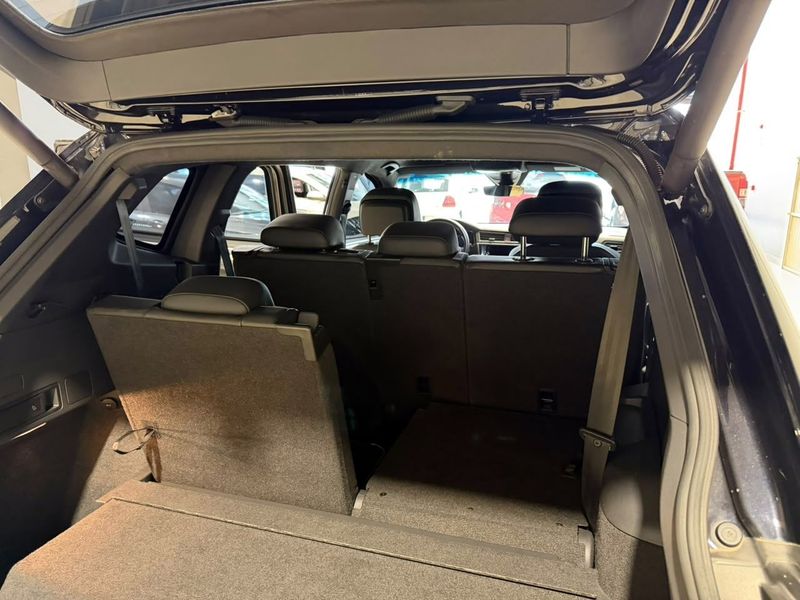 Volkswagen Tiguan Allspac Rline 350 Tsi 2.0 4×4 2018/2018 SIM VEÍCULOS PORTO ALEGRE / Carros no Vale Volkswagen Tiguan Allspac Rline 350 Tsi 2.0 4×4 2018/2018 SIM VEÍCULOS PORTO ALEGRE / Carros no Vale