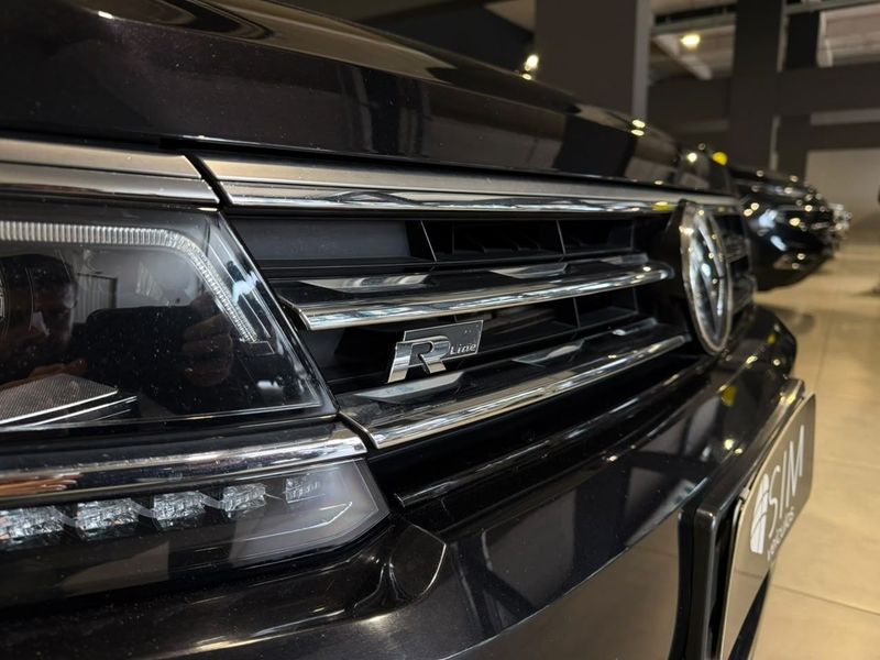 Volkswagen Tiguan Allspac Rline 350 Tsi 2.0 4×4 2018/2018 SIM VEÍCULOS PORTO ALEGRE / Carros no Vale Volkswagen Tiguan Allspac Rline 350 Tsi 2.0 4×4 2018/2018 SIM VEÍCULOS PORTO ALEGRE / Carros no Vale