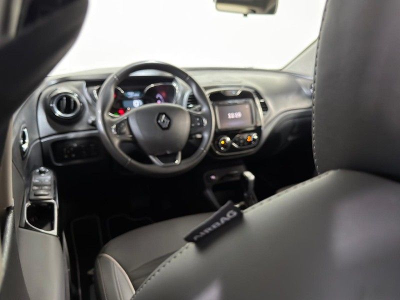 RENAULT CAPTUR 1.6 16V INTENSE 2018/2019 SUL SERRA MOTORS CAXIAS DO SUL / Carros no Vale