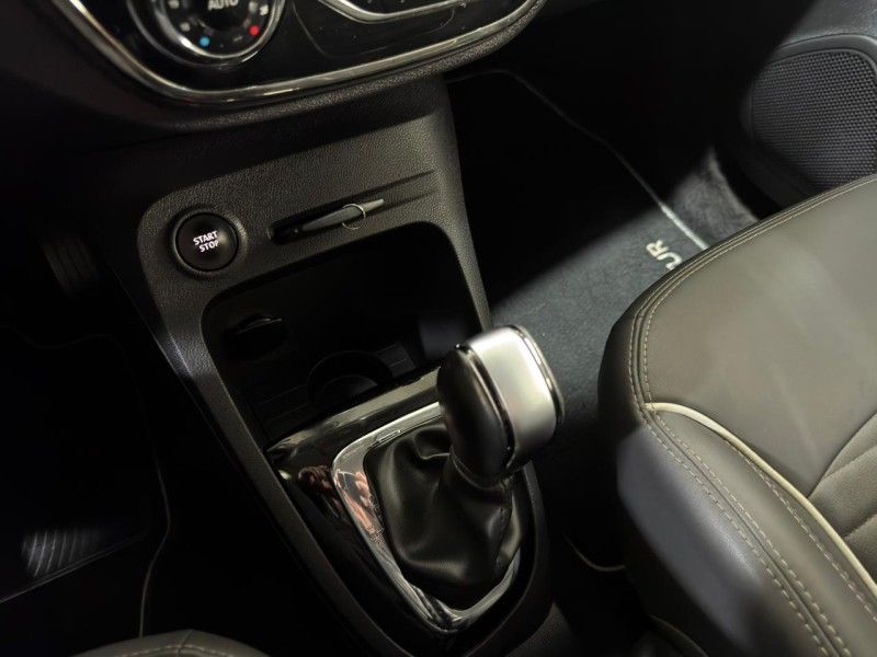 RENAULT CAPTUR 1.6 16V INTENSE 2018/2019 SUL SERRA MOTORS CAXIAS DO SUL / Carros no Vale