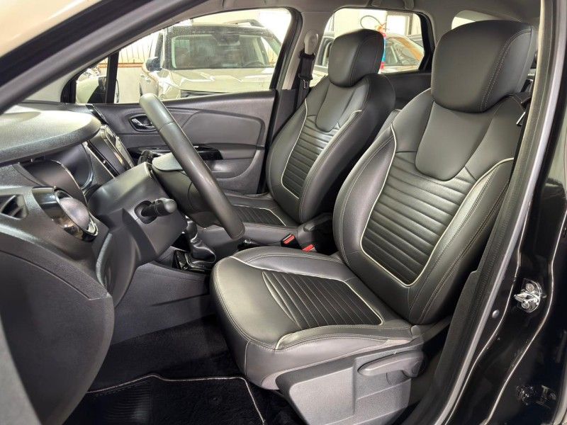 RENAULT CAPTUR 1.6 16V INTENSE 2018/2019 SUL SERRA MOTORS CAXIAS DO SUL / Carros no Vale