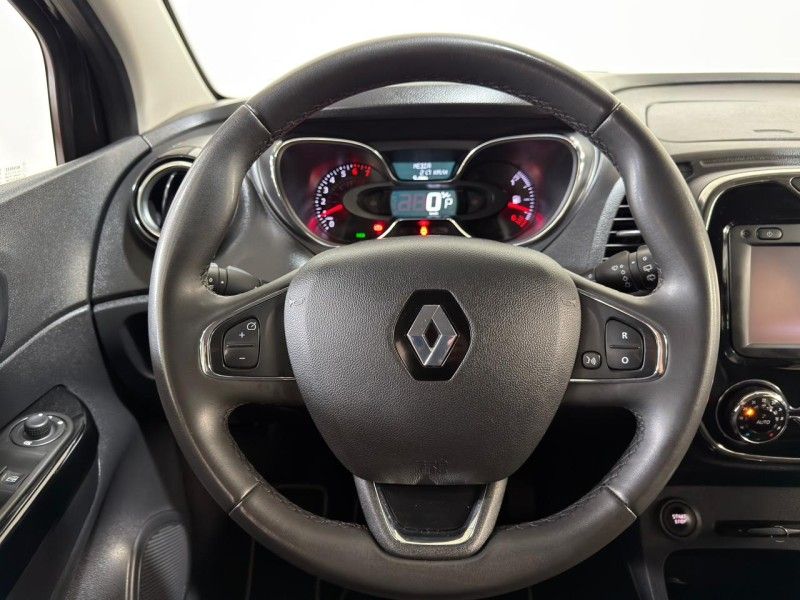RENAULT CAPTUR 1.6 16V INTENSE 2018/2019 SUL SERRA MOTORS CAXIAS DO SUL / Carros no Vale