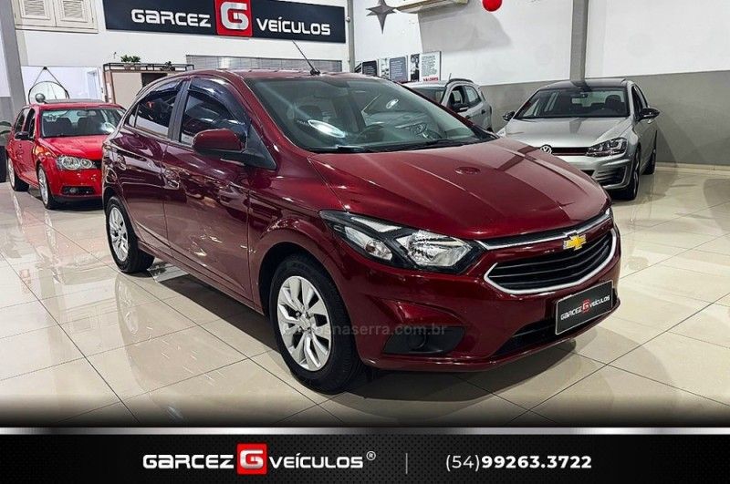 CHEVROLET ONIX 1.4 MPFI LT 8V 2017/2018 GARCEZ VEÍCULOS BENTO GONÇALVES / Carros no Vale