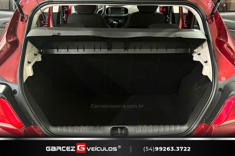 CHEVROLET ONIX 1.4 MPFI LT 8V 2017/2018 GARCEZ VEÍCULOS BENTO GONÇALVES / Carros no Vale