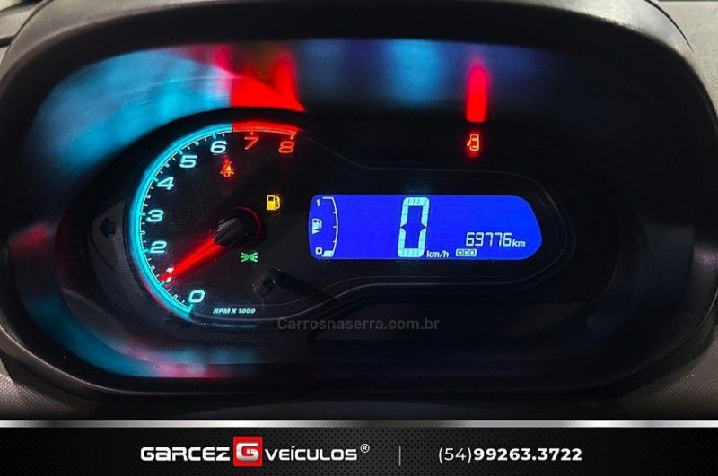 CHEVROLET ONIX 1.4 MPFI LT 8V 2017/2018 GARCEZ VEÍCULOS BENTO GONÇALVES / Carros no Vale