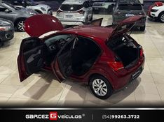 CHEVROLET ONIX 1.4 MPFI LT 8V 2017/2018 GARCEZ VEÍCULOS BENTO GONÇALVES / Carros no Vale