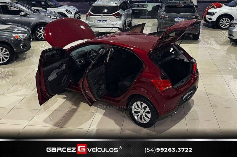 CHEVROLET ONIX 1.4 MPFI LT 8V 2017/2018 GARCEZ VEÍCULOS BENTO GONÇALVES / Carros no Vale