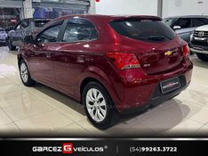 CHEVROLET ONIX 1.4 MPFI LT 8V 2017/2018 GARCEZ VEÍCULOS BENTO GONÇALVES / Carros no Vale