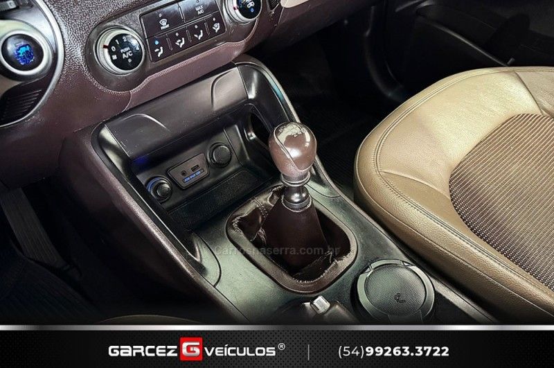 HYUNDAI IX35 2.0 MPI 4X2 16V 2012/2013 GARCEZ VEÍCULOS BENTO GONÇALVES / Carros no Vale