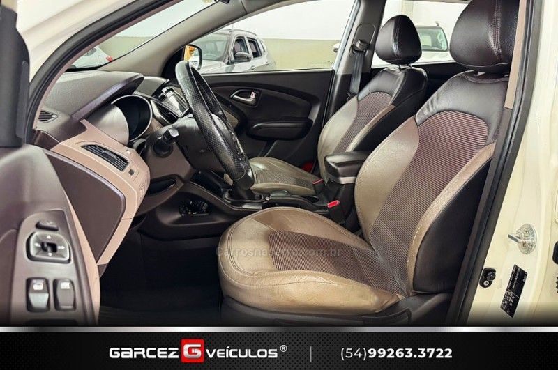 HYUNDAI IX35 2.0 MPI 4X2 16V 2012/2013 GARCEZ VEÍCULOS BENTO GONÇALVES / Carros no Vale