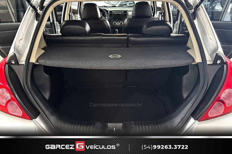 NISSAN TIIDA 1.8 SL 16V 2010/2011 GARCEZ VEÍCULOS BENTO GONÇALVES / Carros no Vale NISSAN TIIDA 1.8 SL 16V 2010/2011 GARCEZ VEÍCULOS BENTO GONÇALVES / Carros no Vale