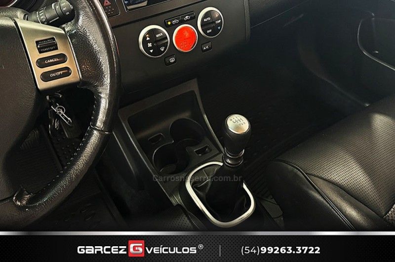 NISSAN TIIDA 1.8 SL 16V 2010/2011 GARCEZ VEÍCULOS BENTO GONÇALVES / Carros no Vale NISSAN TIIDA 1.8 SL 16V 2010/2011 GARCEZ VEÍCULOS BENTO GONÇALVES / Carros no Vale