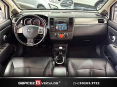 NISSAN TIIDA 1.8 SL 16V 2010/2011 GARCEZ VEÍCULOS BENTO GONÇALVES / Carros no Vale