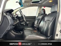 NISSAN TIIDA 1.8 SL 16V 2010/2011 GARCEZ VEÍCULOS BENTO GONÇALVES / Carros no Vale