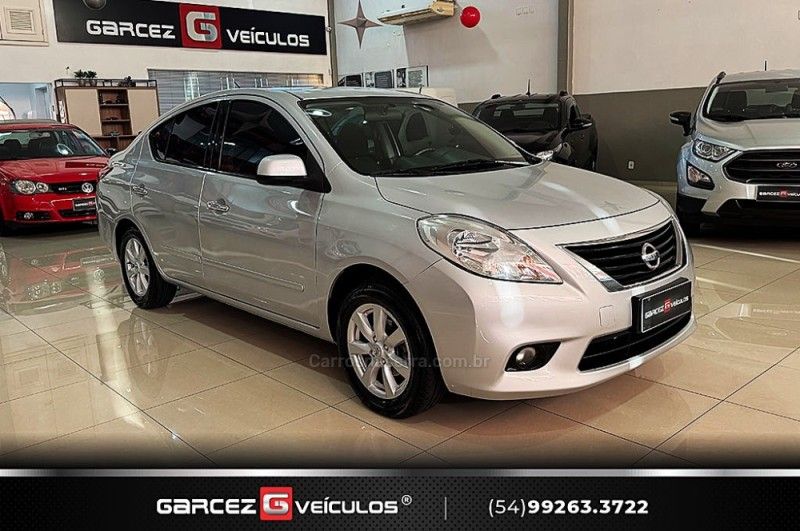 NISSAN VERSA 1.6 16V SL 2014/2014 GARCEZ VEÍCULOS BENTO GONÇALVES / Carros no Vale NISSAN VERSA 1.6 16V SL 2014/2014 GARCEZ VEÍCULOS BENTO GONÇALVES / Carros no Vale