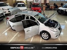 NISSAN VERSA 1.6 16V SL 2014/2014 GARCEZ VEÍCULOS BENTO GONÇALVES / Carros no Vale