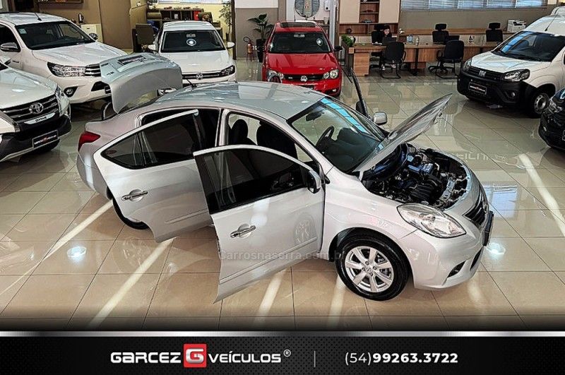 NISSAN VERSA 1.6 16V SL 2014/2014 GARCEZ VEÍCULOS BENTO GONÇALVES / Carros no Vale NISSAN VERSA 1.6 16V SL 2014/2014 GARCEZ VEÍCULOS BENTO GONÇALVES / Carros no Vale
