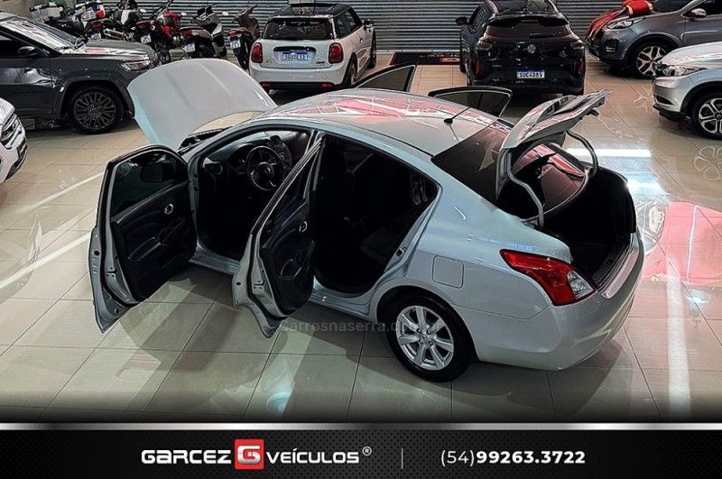 NISSAN VERSA 1.6 16V SL 2014/2014 GARCEZ VEÍCULOS BENTO GONÇALVES / Carros no Vale NISSAN VERSA 1.6 16V SL 2014/2014 GARCEZ VEÍCULOS BENTO GONÇALVES / Carros no Vale