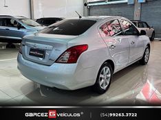 NISSAN VERSA 1.6 16V SL 2014/2014 GARCEZ VEÍCULOS BENTO GONÇALVES / Carros no Vale